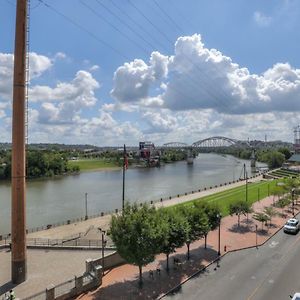 Single King River Front Suite w or Balcony